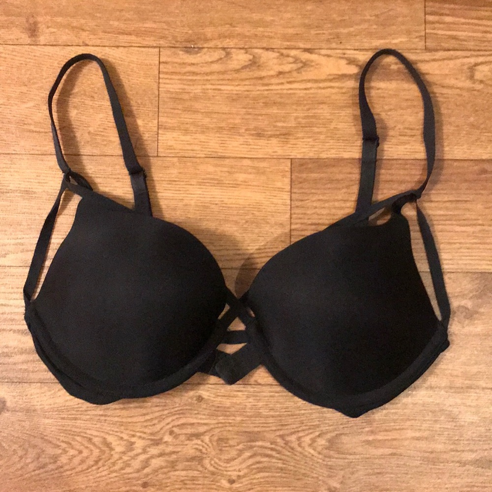 Victoria’s Secret Black Strappy Push-Up Bra